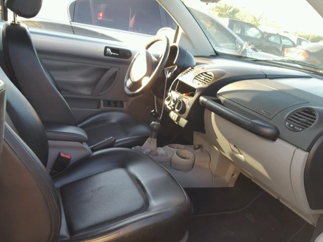 3VWCM31Y64M315893 - 2004 VOLKSWAGEN NEW BEETLE Gümüş foto 5