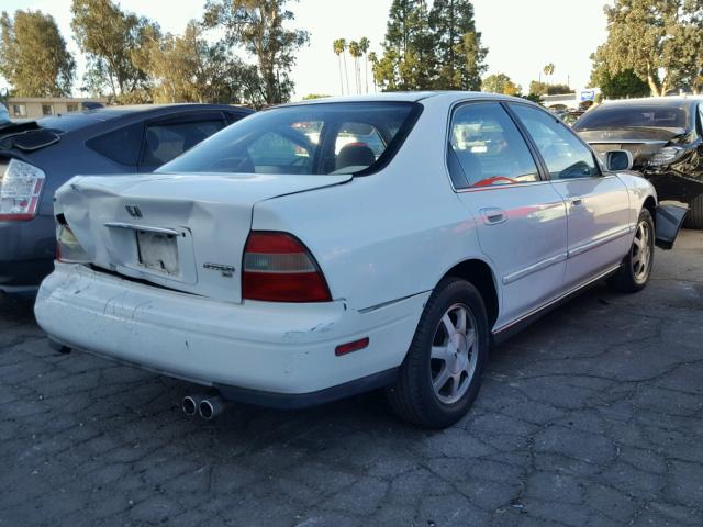 1HGCD5655SA051283 - 1995 HONDA ACCORD EX WHITE photo 4