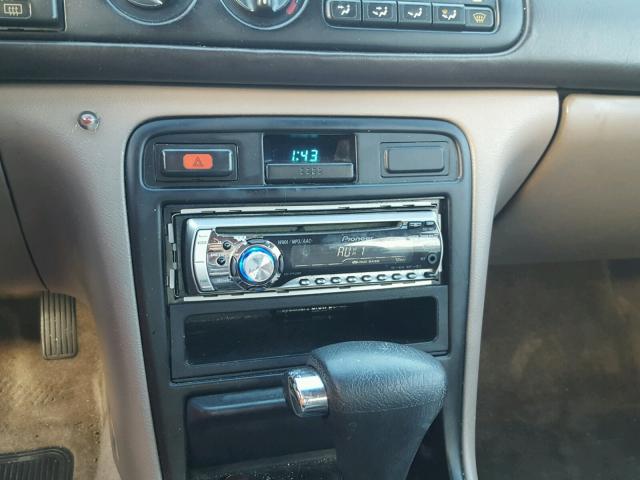 1HGCD5655SA051283 - 1995 HONDA ACCORD EX WHITE photo 9