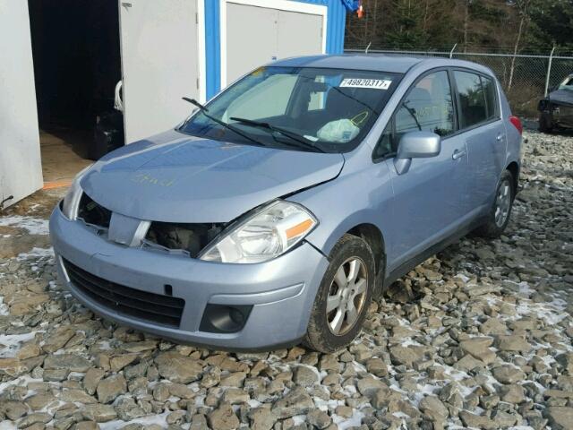 3N1BC13E59L408607 - 2009 NISSAN VERSA S BLUE photo 2