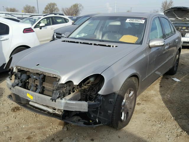 WDBUF65J65A640069 - 2005 MERCEDES-BENZ E 320 SILVER photo 2