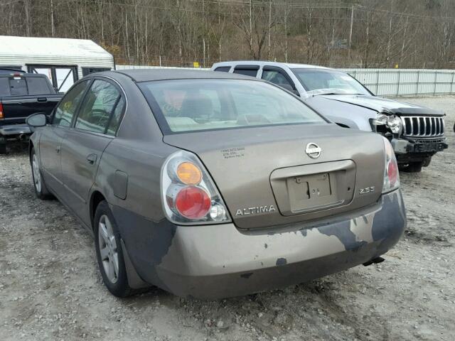 1N4AL11D72C264794 - 2002 NISSAN ALTIMA BAS GOLD photo 3