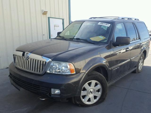 5LMFU27535LJ06257 - 2005 LINCOLN NAVIGATOR BLACK photo 2