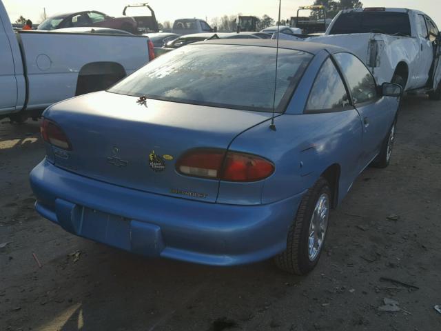 1G1JC1242WM110057 - 1998 CHEVROLET CAVALIER B BLUE photo 4