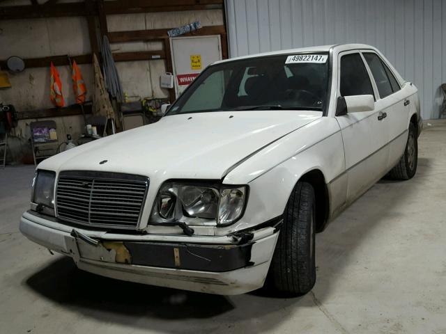 WDBEB31E0SC271829 - 1995 MERCEDES-BENZ E 300D WHITE photo 2