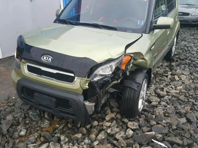 KNDJT2A29A7181714 - 2010 KIA SOUL + GREEN photo 9