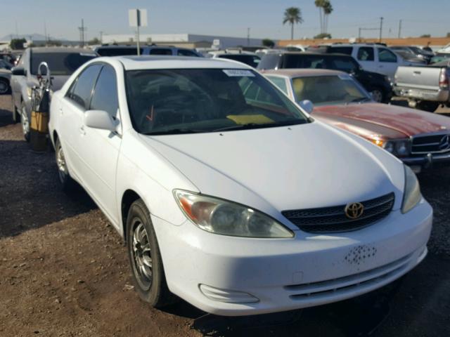 JTDBE32KX20109739 - 2002 TOYOTA CAMRY LE WHITE photo 1