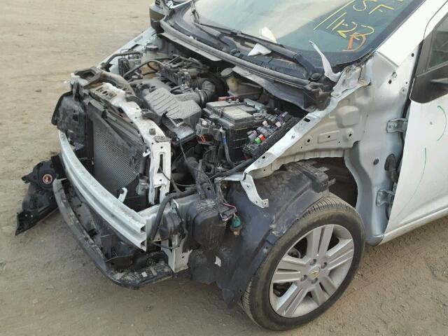 KL8CD6S93FC740187 - 2015 CHEVROLET SPARK 1LT Белый фото 9