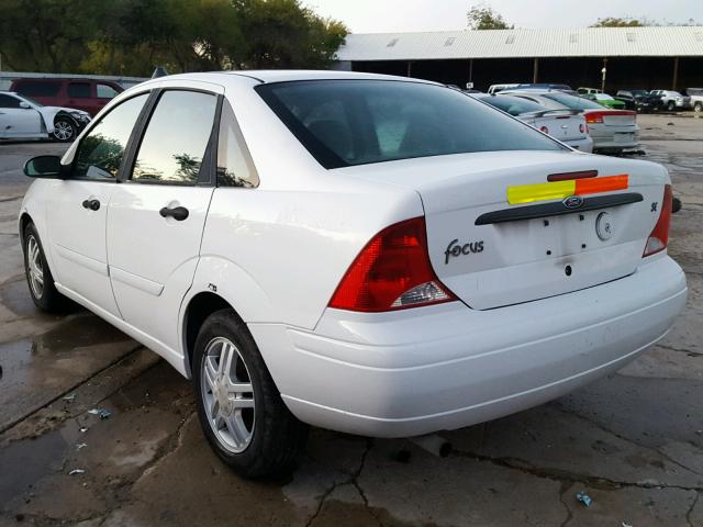 1FAFP34P02W120658 - 2002 FORD FOCUS SE WHITE photo 3