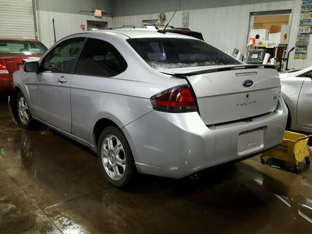 1FAHP32N39W147969 - 2009 FORD FOCUS SE SILVER photo 3