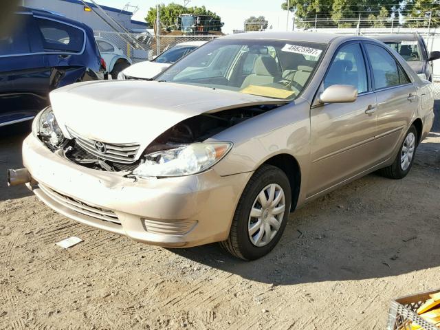 4T1BE32K45U031466 - 2005 TOYOTA CAMRY LE GOLD photo 2