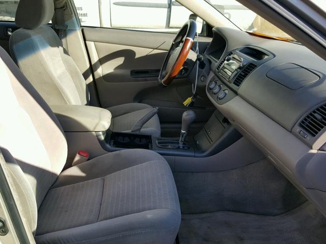 4T1BE32K45U031466 - 2005 TOYOTA CAMRY LE ოქროსფერი ფოტო 5