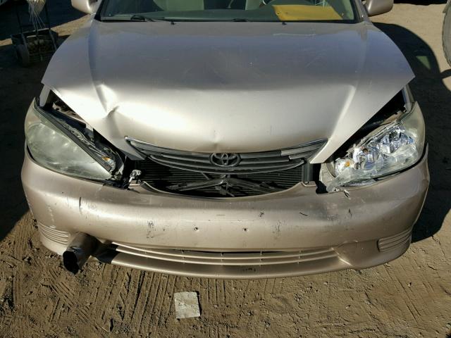 4T1BE32K45U031466 - 2005 TOYOTA CAMRY LE GOLD photo 7