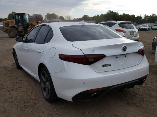 ZARFAEEN2H7559597 - 2017 ALFA ROMEO GIULIA TI WHITE photo 3