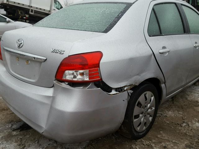 JTDBT4K3XA1365697 - 2010 TOYOTA YARIS SILVER photo 9