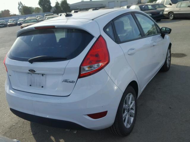 3FADP4EJ0CM154155 - 2012 FORD FIESTA SE WHITE photo 4