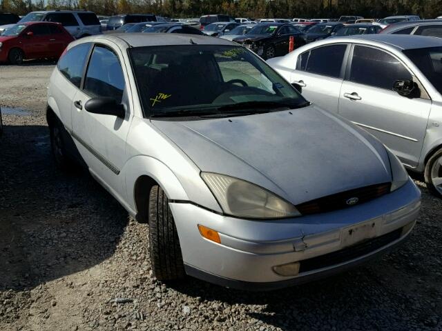 3FAFP3131YR245648 - 2000 FORD FOCUS ZX3 SILVER photo 1