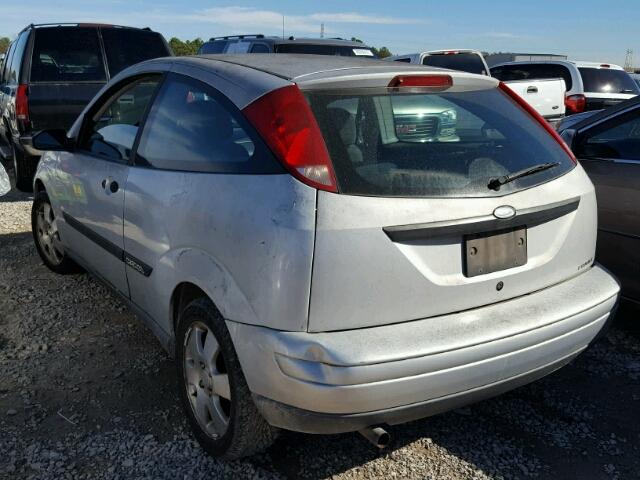 3FAFP3131YR245648 - 2000 FORD FOCUS ZX3 SILVER photo 3