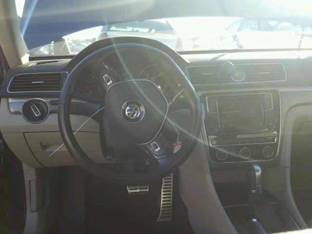 1VWDT7A34HC009575 - 2017 VOLKSWAGEN PASSAT R-L BLUE photo 9