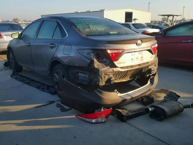 4T1BF1FK1FU957563 - 2015 TOYOTA CAMRY LE გრაფიტი ფოტო 3