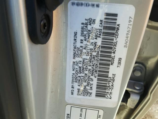 4T1BE32K12U594132 - 2002 TOYOTA CAMRY LE ნაცრისფერი ფოტო 10