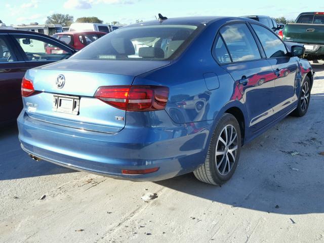 3VWD67AJ9GM386115 - 2016 VOLKSWAGEN JETTA SE BLUE photo 4