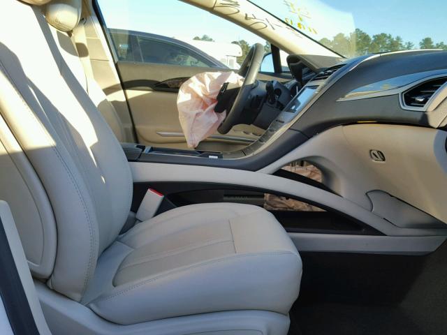 3LN6L2JKXGR627081 - 2016 LINCOLN MKZ Սպիտակ լուսանկար 5