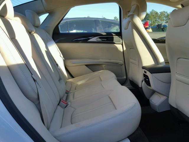 3LN6L2JKXGR627081 - 2016 LINCOLN MKZ WHITE photo 6