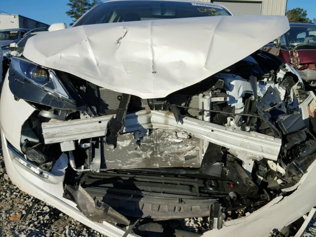 3LN6L2JKXGR627081 - 2016 LINCOLN MKZ WHITE photo 9