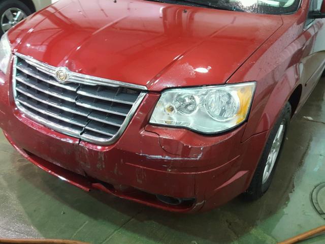 2A8HR54PX8R610978 - 2008 CHRYSLER TOWN & COU RED photo 9