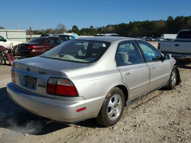 1HGCD5600VA261203 - 1997 HONDA ACCORD SE TAN photo 4