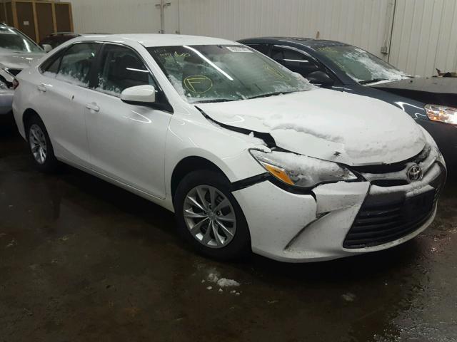 4T4BF1FK0FR493820 - 2015 TOYOTA CAMRY LE WHITE photo 1