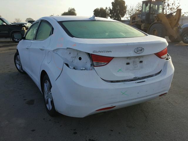 5NPDH4AEXDH360543 - 2013 HYUNDAI ELANTRA GL WHITE photo 3