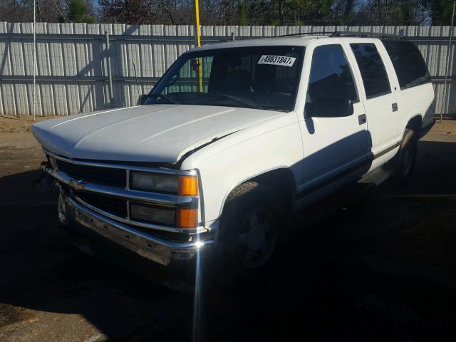 3GNEC16RXXG163633 - 1999 CHEVROLET SUBURBAN C WHITE photo 2