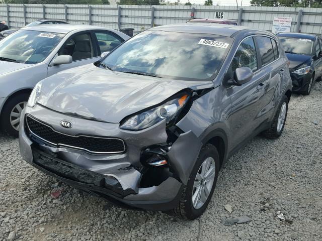 KNDPMCAC2J7371165 - 2018 KIA SPORTAGE L GRAY photo 2