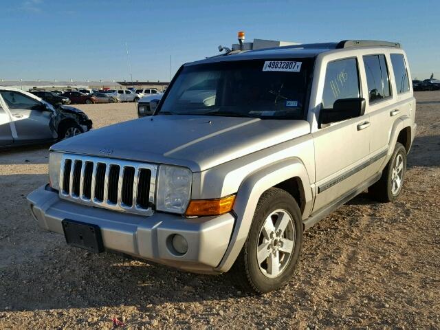 1J8HH48K58C197548 - 2008 JEEP COMMANDER SILVER photo 2