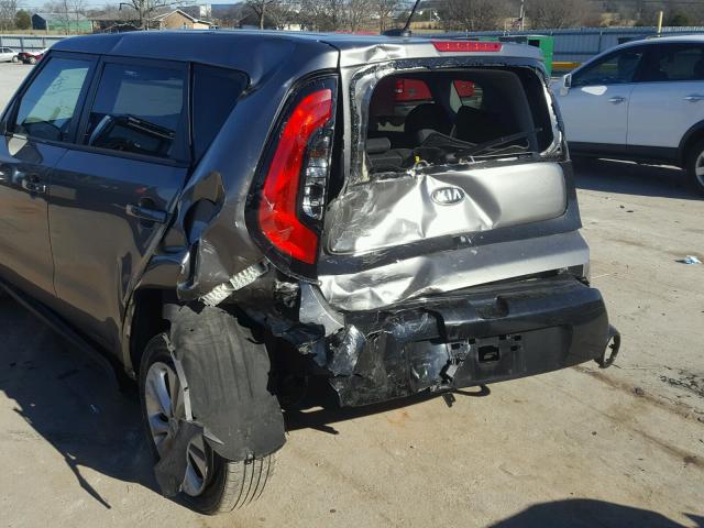 KNDJP3A53G7277206 - 2016 KIA SOUL + GRAY photo 9