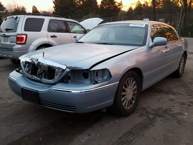 1LNHM82W75Y634501 - 2005 LINCOLN TOWN CAR S BLUE photo 2