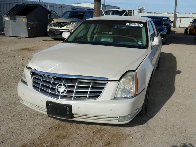 1G6KD57Y38U101174 - 2008 CADILLAC DTS WHITE photo 2