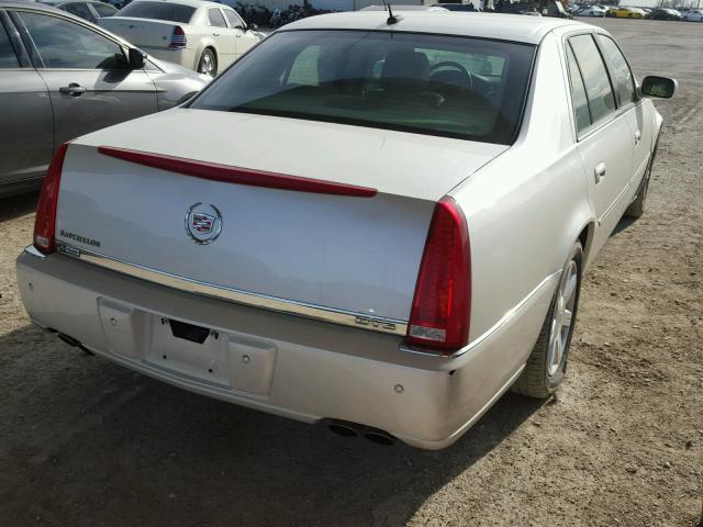 1G6KD57Y38U101174 - 2008 CADILLAC DTS WHITE photo 4