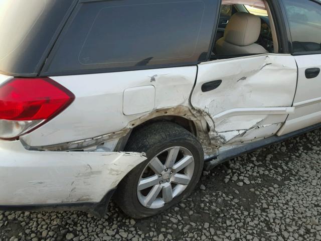 4S4BP61C287300329 - 2008 SUBARU OUTBACK 2. WHITE photo 9