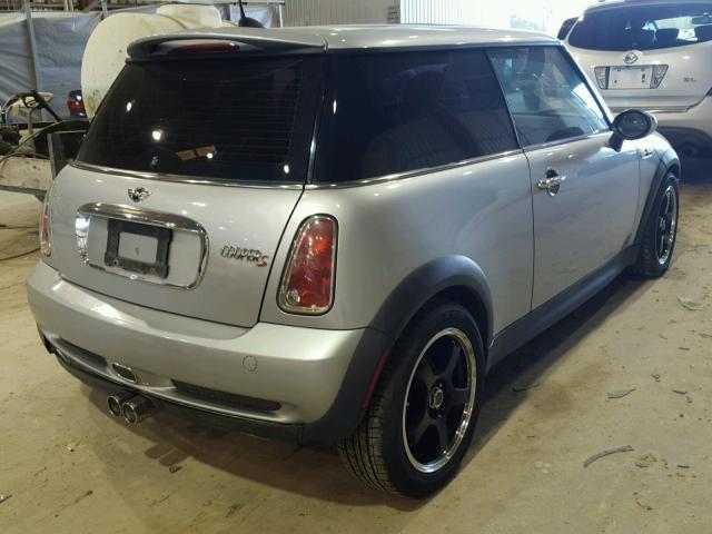 WMWRE33556TJ39319 - 2006 MINI COOPER S SILVER photo 4