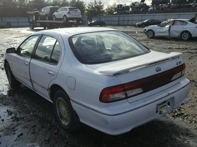 JNKCA21A5WT620412 - 1998 INFINITI I30 WHITE photo 3