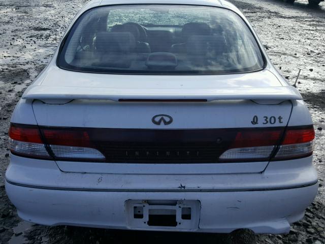 JNKCA21A5WT620412 - 1998 INFINITI I30 WHITE photo 9