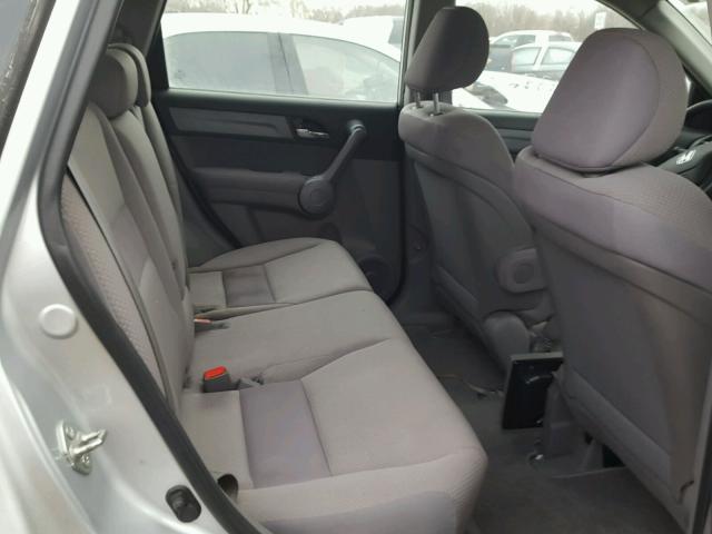 5J6RE48369L058439 - 2009 HONDA CR-V LX SILVER photo 6