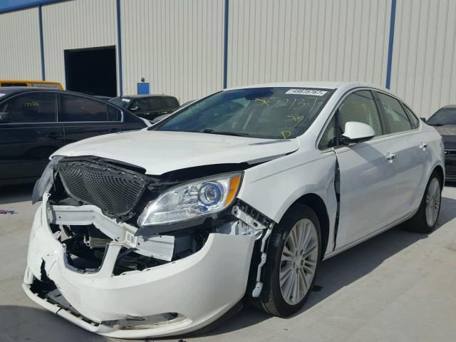 1G4PR5SK9D4190892 - 2013 BUICK VERANO CON WHITE photo 2