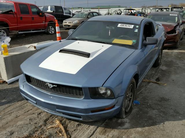 1ZVFT80N955101394 - 2005 FORD MUSTANG BLACK photo 2