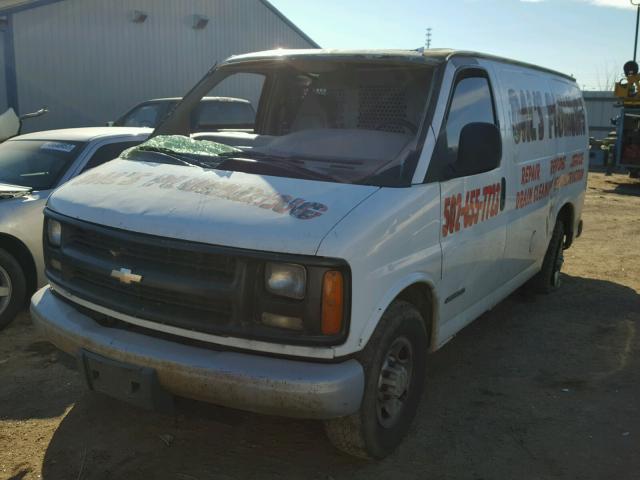 1GCGG25R921144236 - 2002 CHEVROLET EXPRESS G2 WHITE photo 2