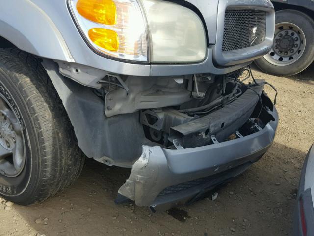 5TDZT34A61S037779 - 2001 TOYOTA SEQUOIA SR SILVER photo 9