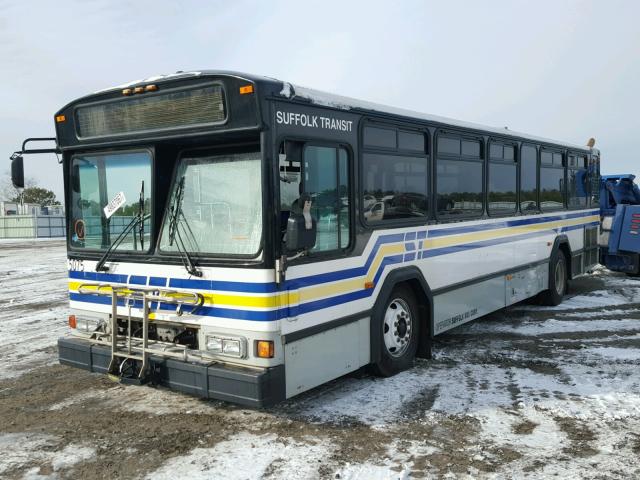 15GCB211551112717 - 2005 GILLIG TRANSIT BU WHITE photo 2